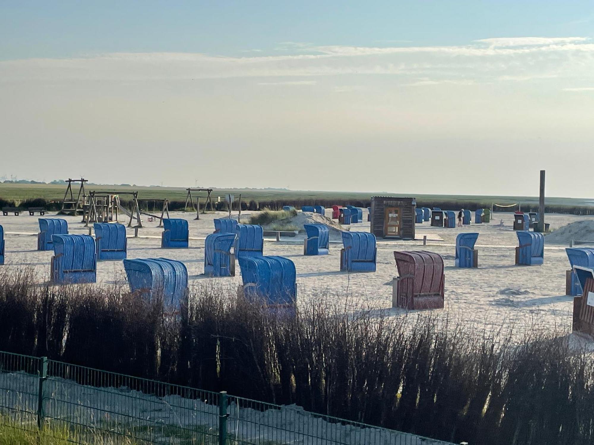 Willa Nordseekueste Am Deich Mit Schoenem Garten Neßmersiel Zewnętrze zdjęcie