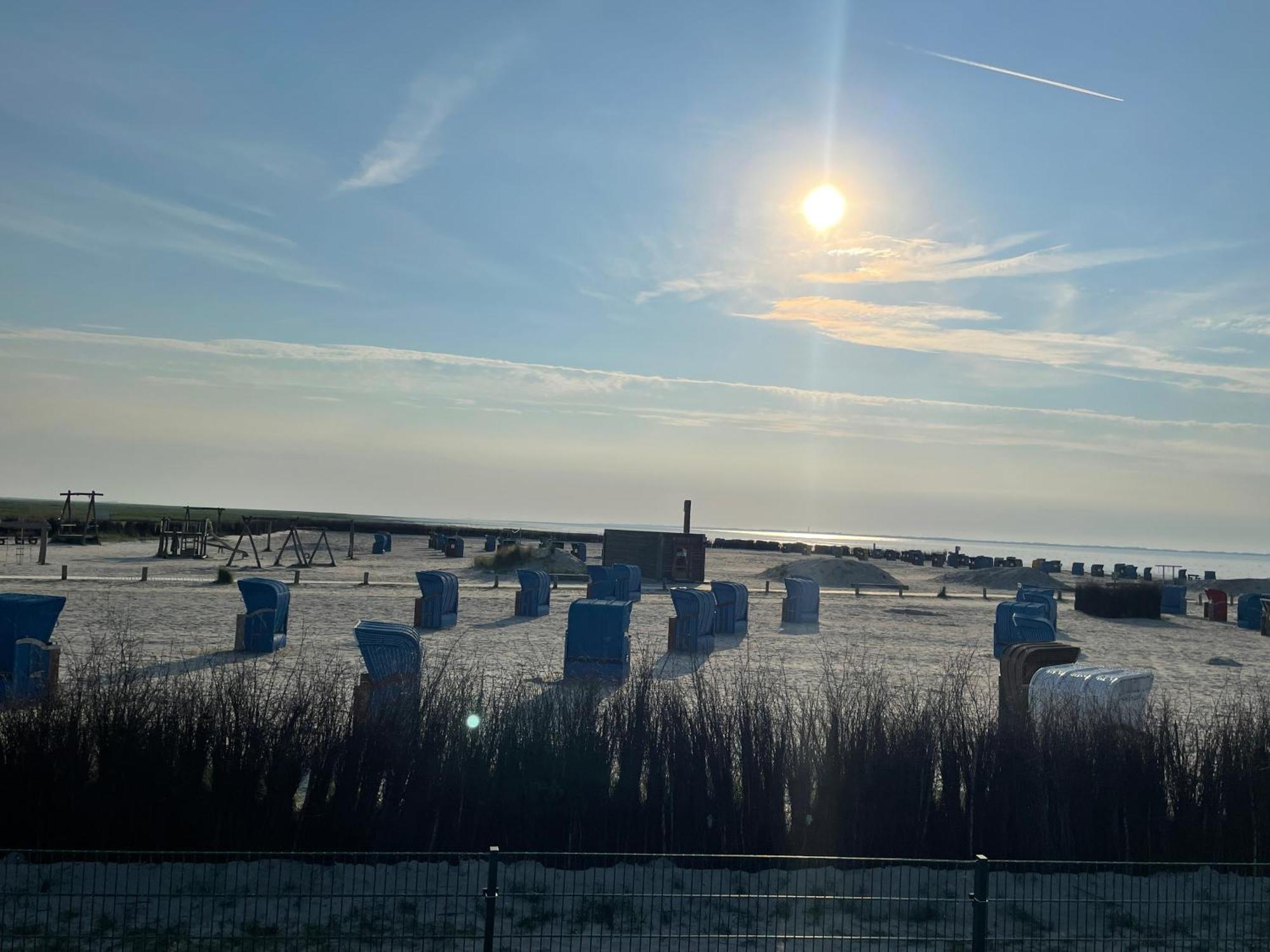 Willa Nordseekueste Am Deich Mit Schoenem Garten Neßmersiel Zewnętrze zdjęcie