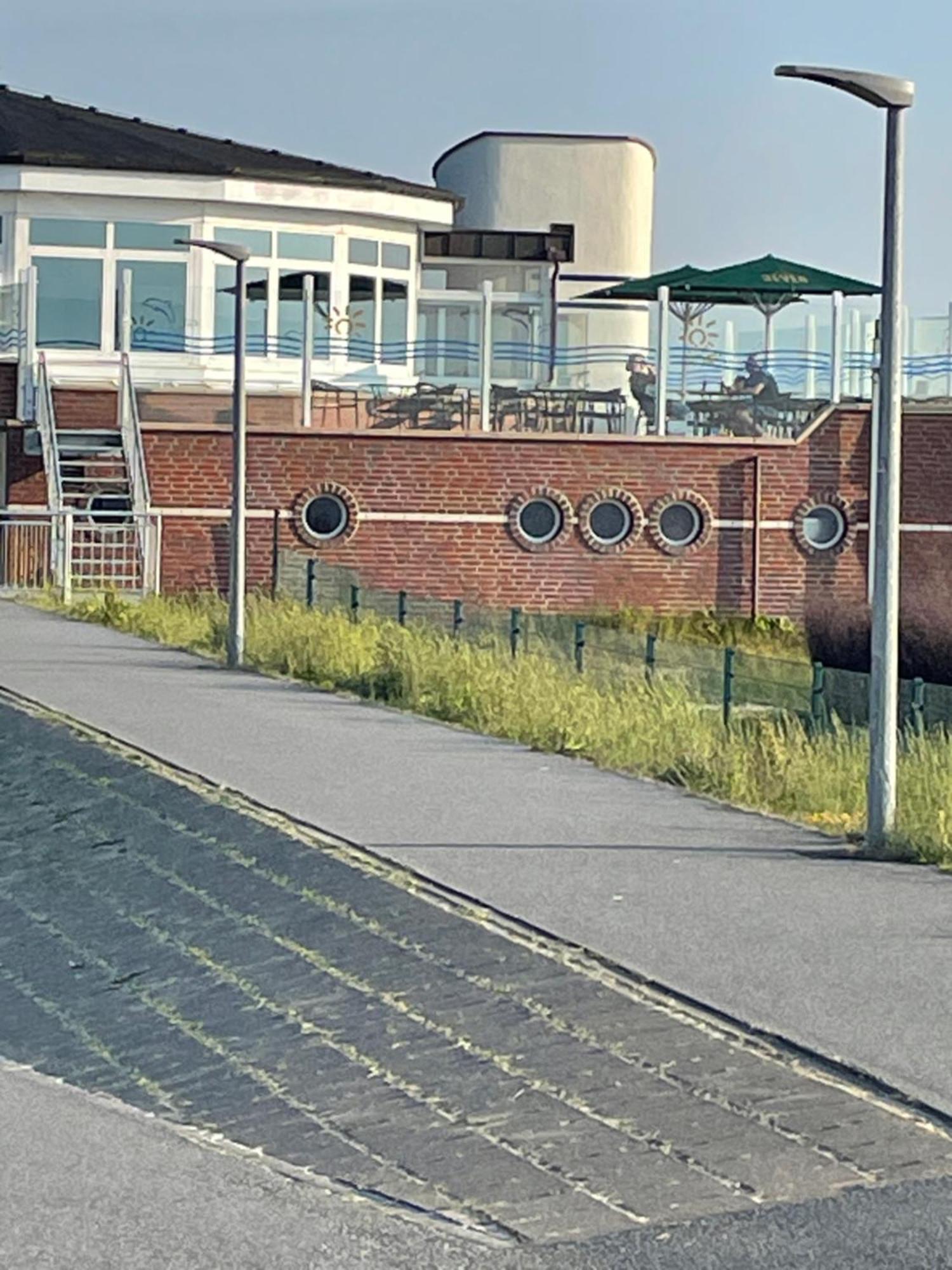 Willa Nordseekueste Am Deich Mit Schoenem Garten Neßmersiel Zewnętrze zdjęcie