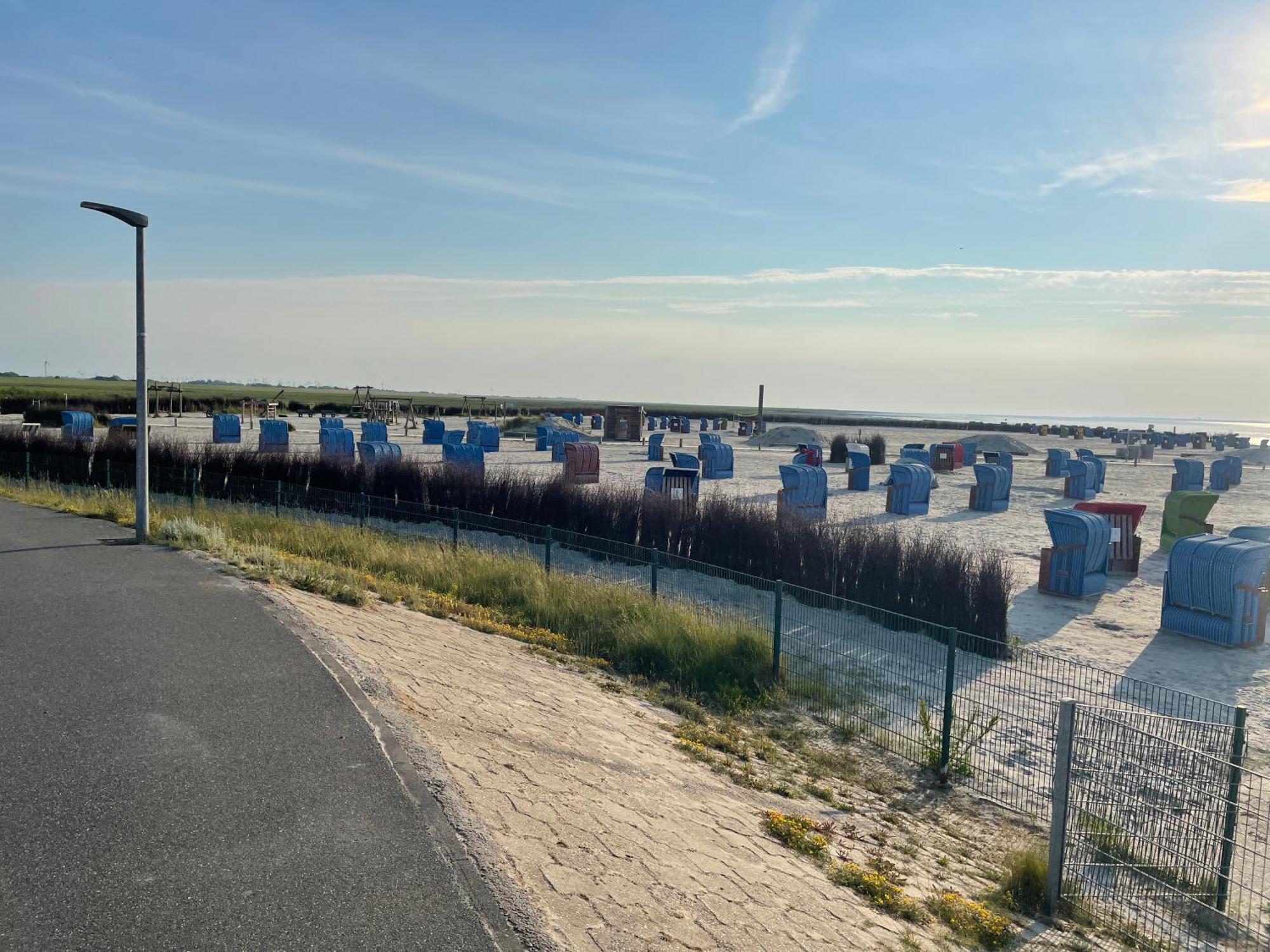 Willa Nordseekueste Am Deich Mit Schoenem Garten Neßmersiel Zewnętrze zdjęcie